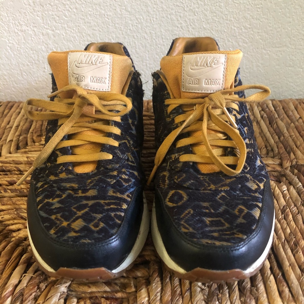 Nike Air Max Leather Special Edition Sneakers